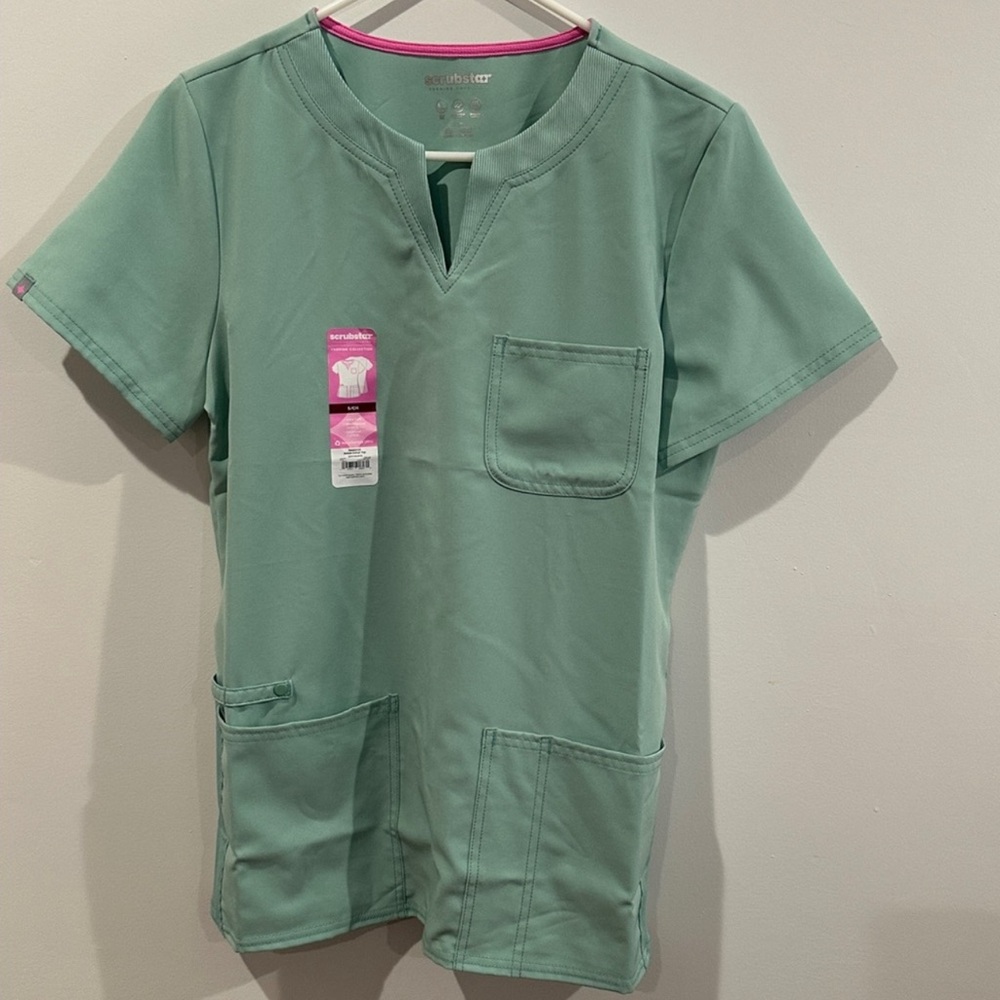 Scrubstar  Seasonal Notch Collar Top Size Small